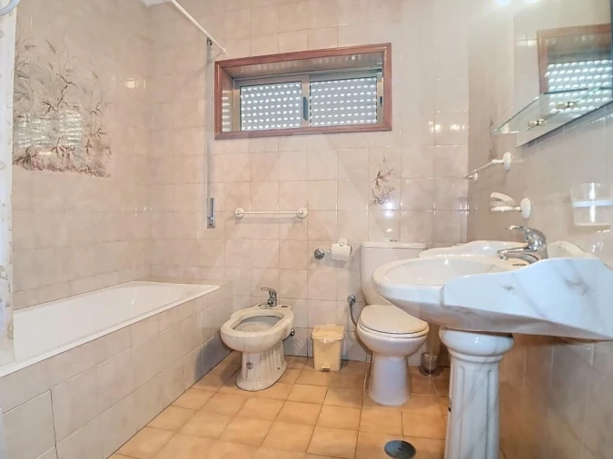 Moradia T4 para Venda em Valega Foto 8