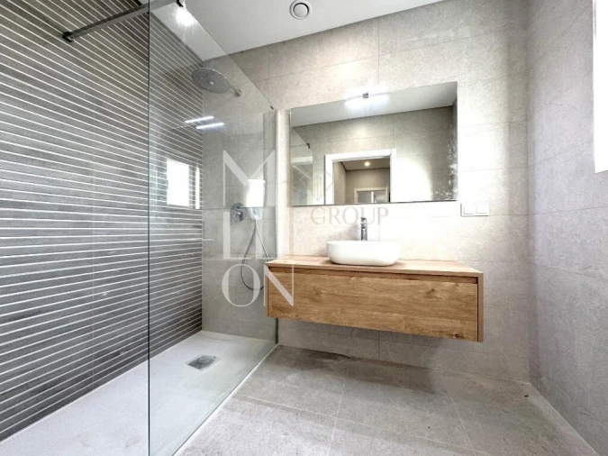 Moradia T4 para Venda em Santo Isidoro Foto 14