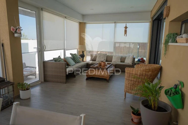 Moradia T4 para Venda em Ramada e Caneças Foto 9