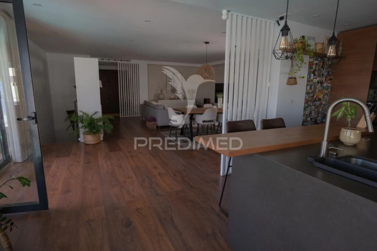 Moradia T4 para Venda em Ramada e Caneças Foto 3