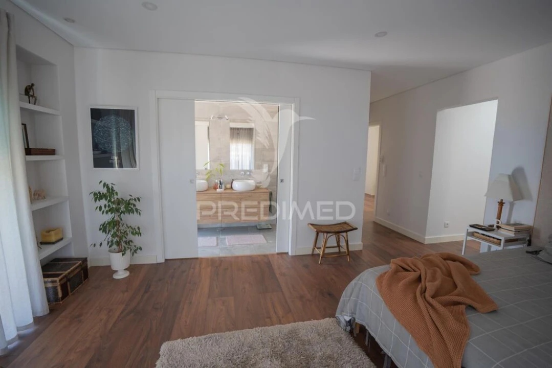 Moradia T4 para Venda em Ramada e Caneças Foto 19