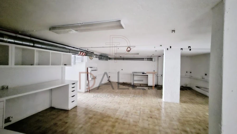 Loja para Venda em Loures Foto 11