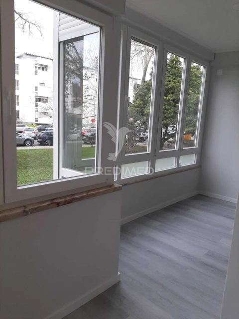 Apartamento T2 para Venda em Oeiras e São Julião da Barra, Paço de Arcos e Caxias