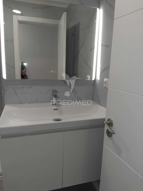 Apartamento T2 para Venda em Oeiras e São Julião da Barra, Paço de Arcos e Caxias