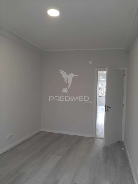 Apartamento T2 para Venda em Oeiras e São Julião da Barra, Paço de Arcos e Caxias