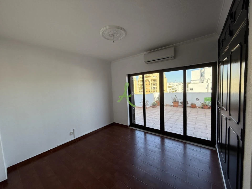 Apartamento T2 para Venda em Quarteira Foto 10