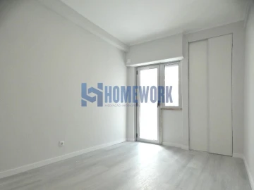 Apartamento T2 para Venda em Oeiras e São Julião da Barra, Paço de Arcos e Caxias