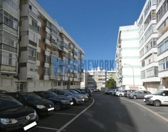 Apartamento T2 para Venda em Oeiras e São Julião da Barra, Paço de Arcos e Caxias