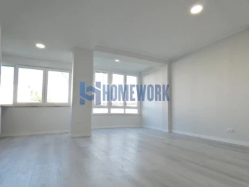 Apartamento T2 para Venda em Oeiras e São Julião da Barra, Paço de Arcos e Caxias