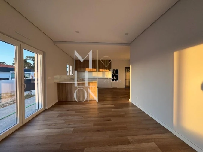 Moradia T3 para Venda em Santo Isidoro Foto 10