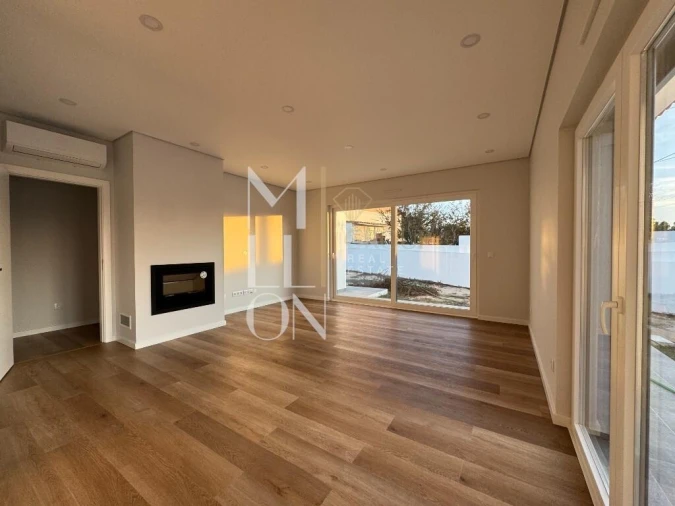 Moradia T3 para Venda em Santo Isidoro Foto 9