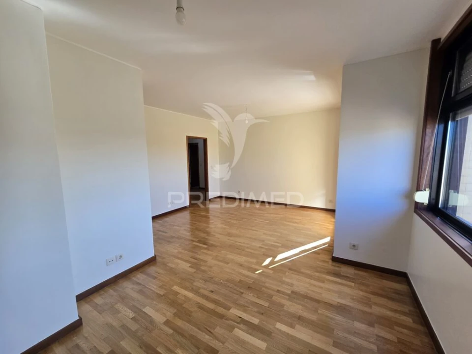 Apartamento T2 para Venda em Paranhos Foto 9