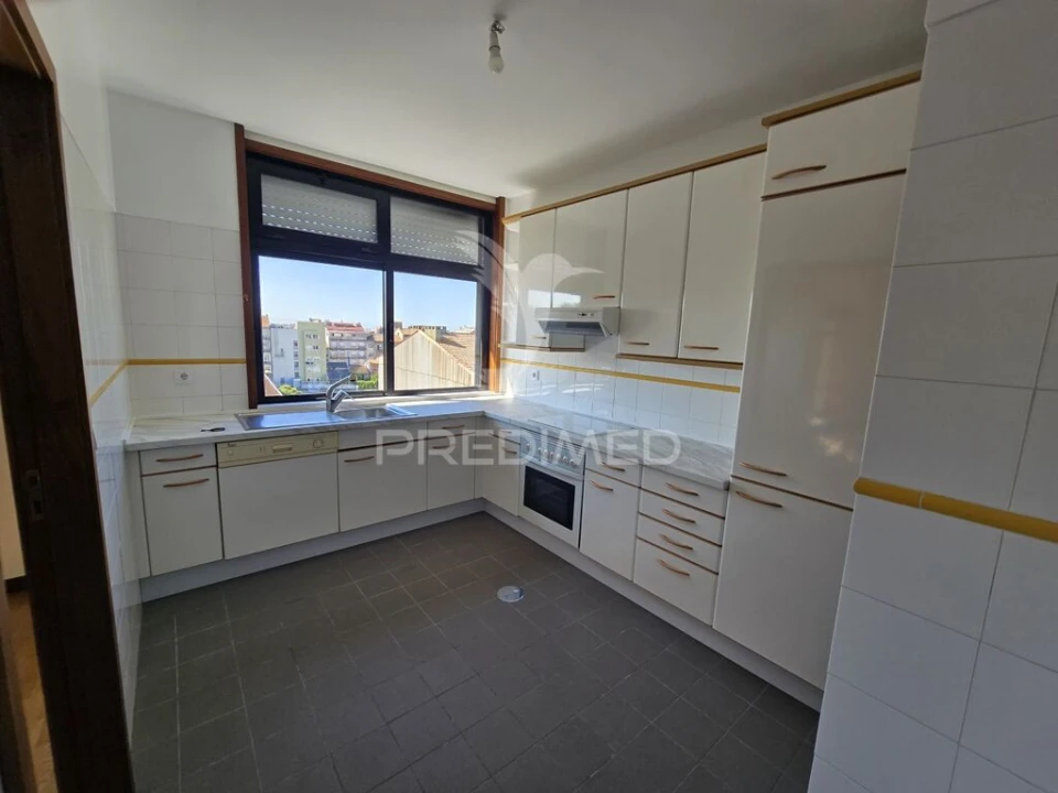 Apartamento T2 para Venda em Paranhos Foto 2
