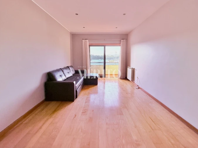 Apartamento T2 para Venda em Vilarinho das Cambas Foto 3