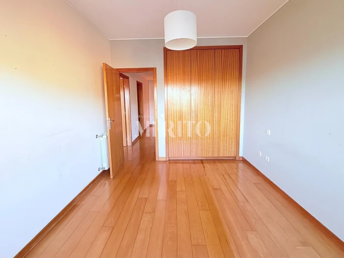 Apartamento T2 para Venda em Vilarinho das Cambas Foto 10