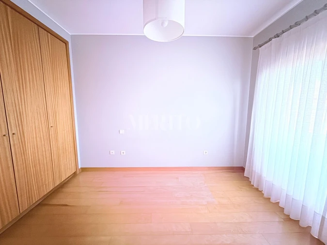 Apartamento T2 para Venda em Vilarinho das Cambas Foto 12