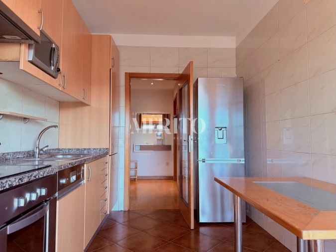 Apartamento T2 para Venda em Vilarinho das Cambas Foto 4