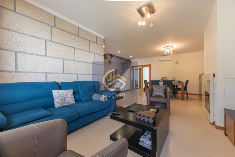 Moradia T3 para Venda em Astromil Foto 9