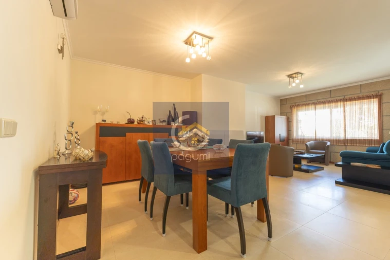 Moradia T3 para Venda em Astromil Foto 3