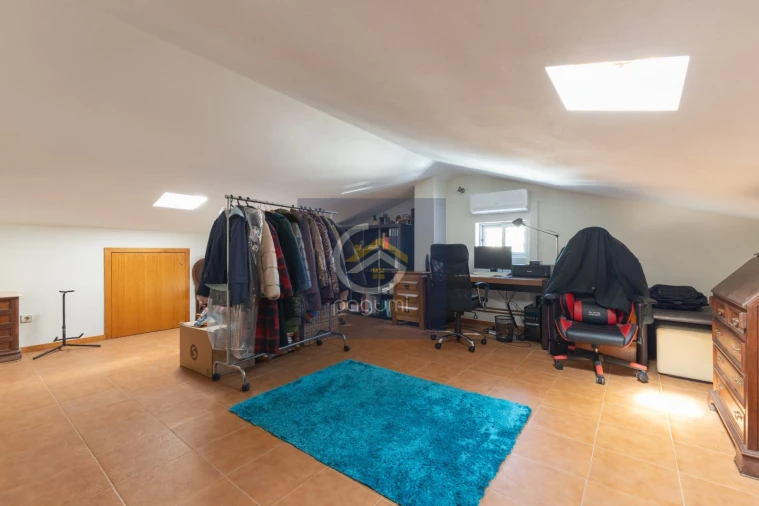 Moradia T3 para Venda em Astromil Foto 24