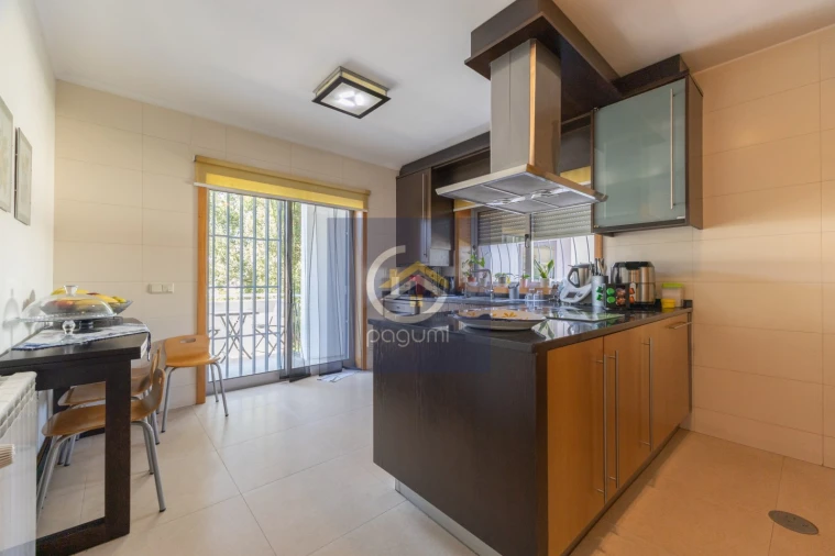 Moradia T3 para Venda em Astromil Foto 7