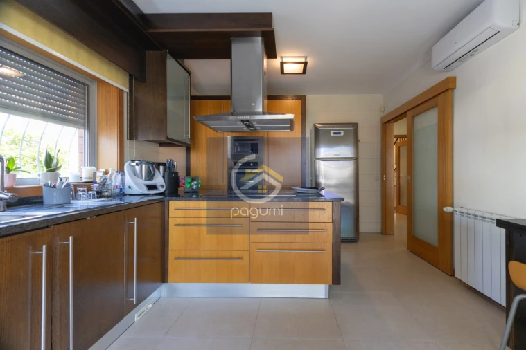 Moradia T3 para Venda em Astromil Foto 6