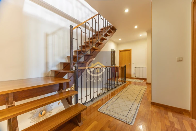 Moradia T3 para Venda em Astromil Foto 33