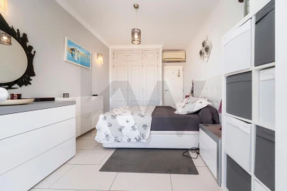 Apartamento T1 para Venda em Loule (São Clemente)