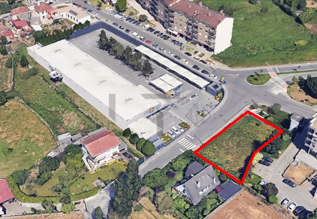 Terreno Misto para Venda em Arrifana Foto 1