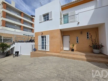 Moradia T3 para Venda em Albufeira e Olhos de Água