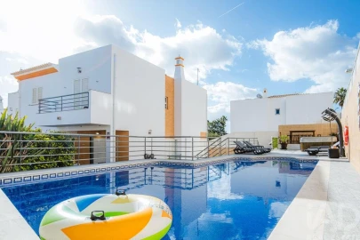 Moradia T3 para Venda em Albufeira e Olhos de Água