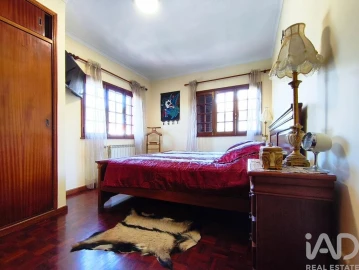 Moradia T4 para Venda em Vila Nova de Anha