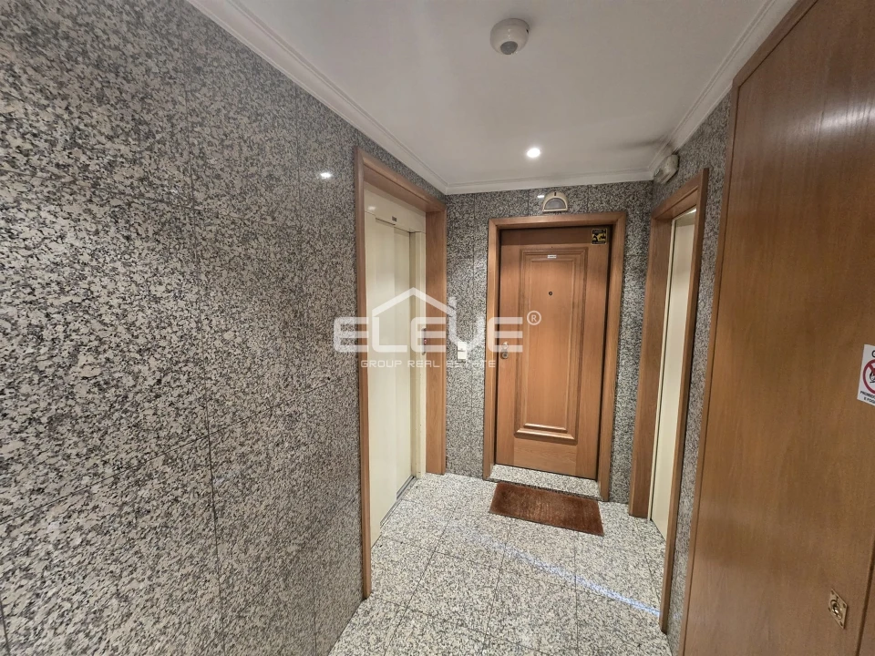 Apartamento T3 para Venda em Mafamude e Vilar do Paraíso Foto 29