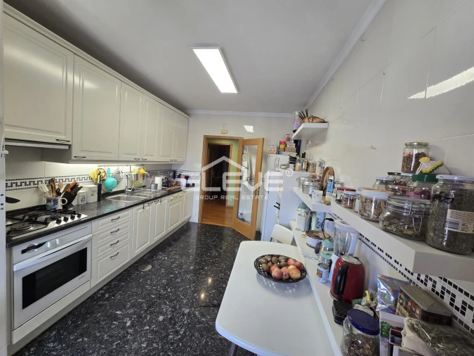 Apartamento T3 para Venda em Mafamude e Vilar do Paraíso Foto 1