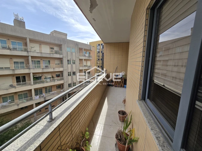 Apartamento T3 para Venda em Mafamude e Vilar do Paraíso Foto 24