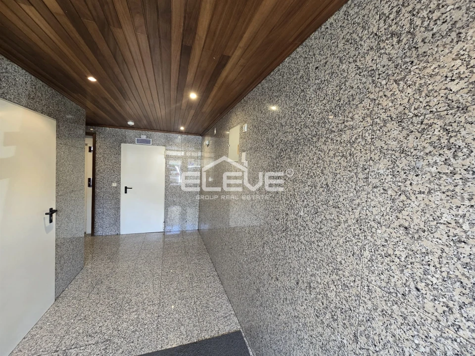 Apartamento T3 para Venda em Mafamude e Vilar do Paraíso Foto 31