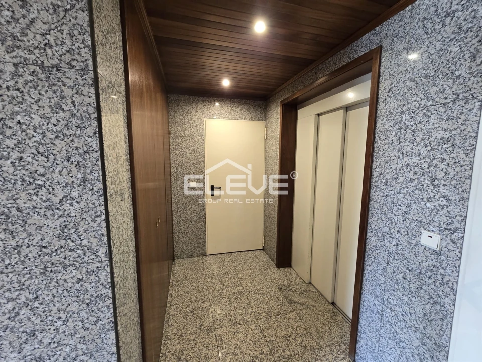 Apartamento T3 para Venda em Mafamude e Vilar do Paraíso Foto 30