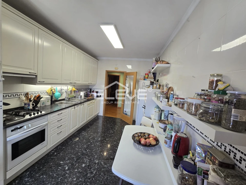 Apartamento T3 para Venda em Mafamude e Vilar do Paraíso Foto 1