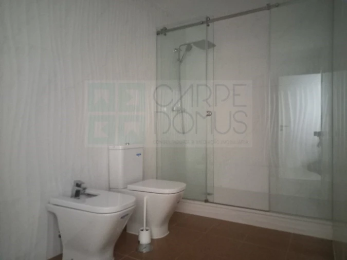 Apartamento T4 para Venda em Castanheira do Ribatejo e Cachoeiras Foto 31