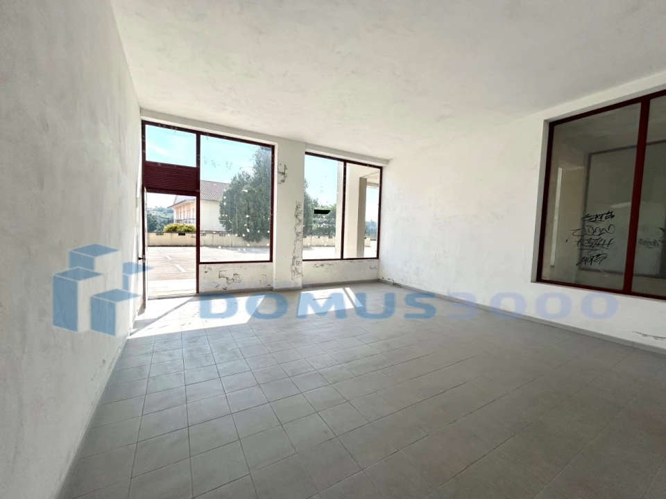 Loja para Arrendamento em Arroios Foto 3