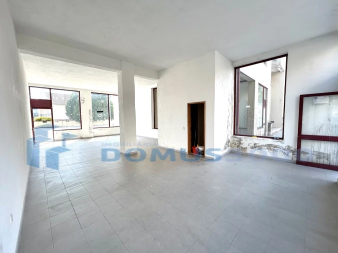 Loja para Arrendamento em Arroios