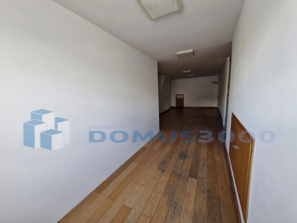 Loja para Arrendamento em Nossa Senhora da Conceição, São Pedro e São Dinis Foto 7