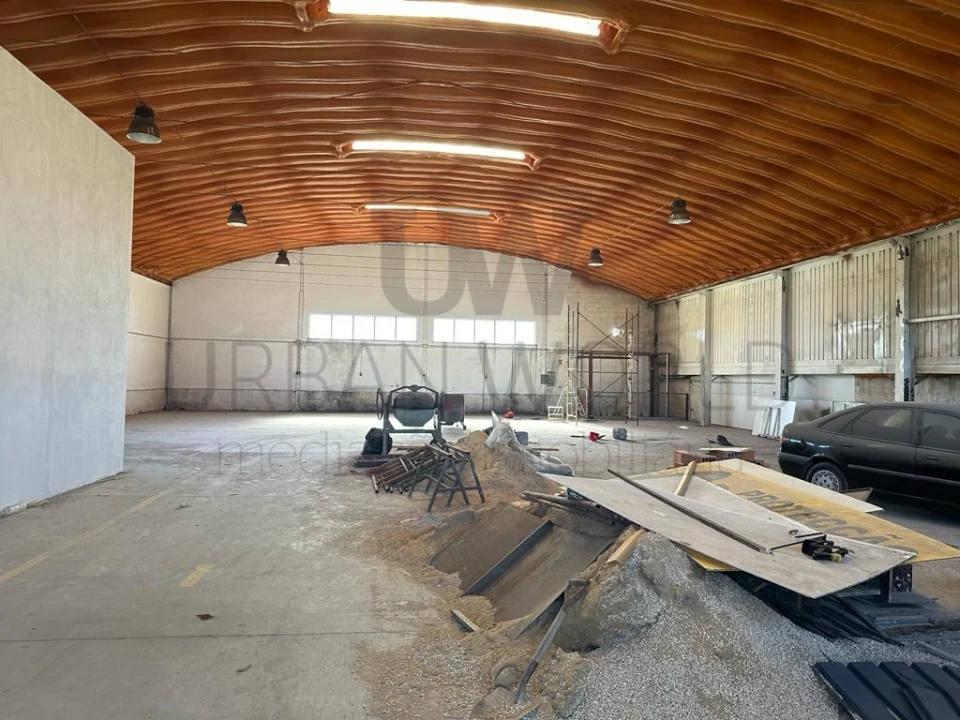 Armazém para Venda em Fanhões Foto 2