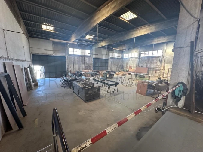 Armazém para Venda em Fanhões Foto 4