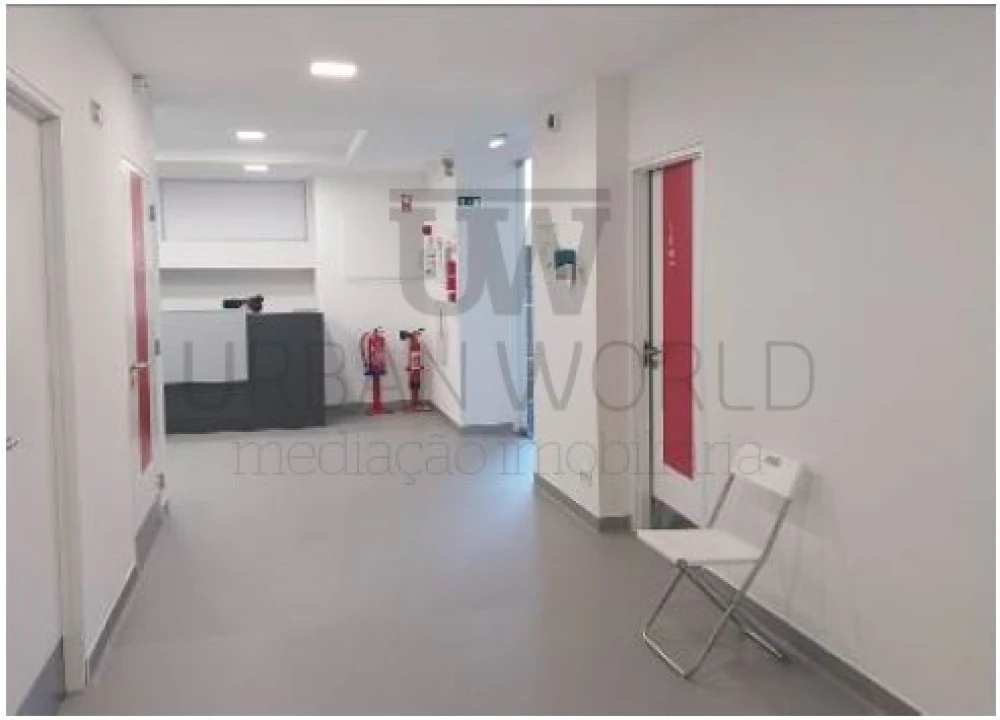 Loja para Venda em Alvalade Foto 2