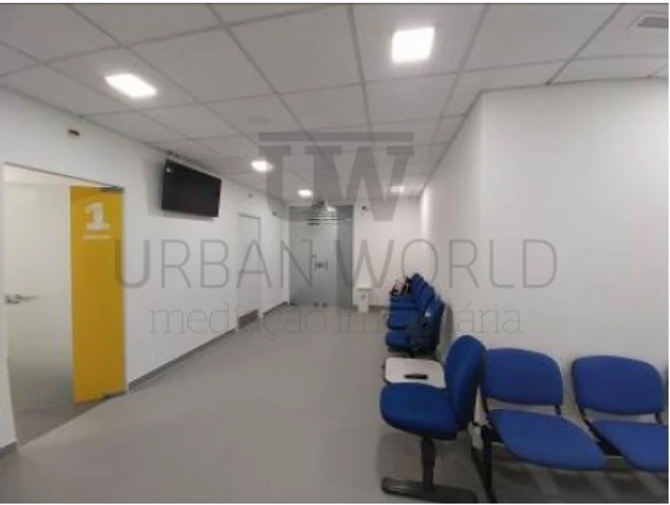 Loja para Venda em Alvalade Foto 4