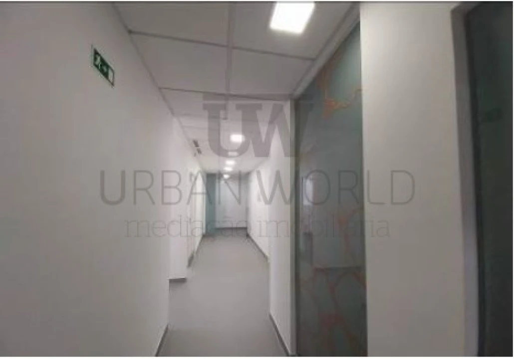 Loja para Venda em Alvalade Foto 8