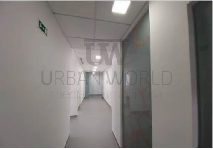 Loja para Venda em Alvalade Foto 8