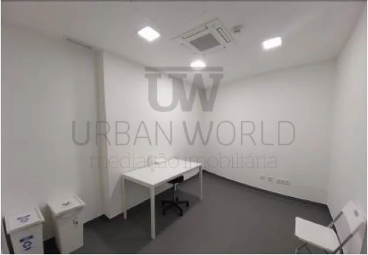 Loja para Venda em Alvalade Foto 10