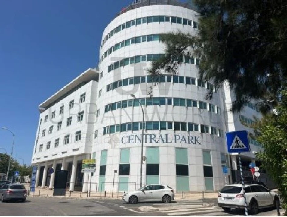 Prédio para Venda em Algés, Linda-A-Velha e Cruz Quebrada-Dafundo Foto 1